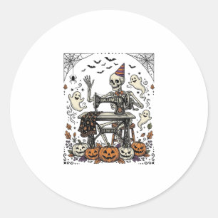 Vintage Halloween Skelet Naaimachine Shirt De Ronde Sticker