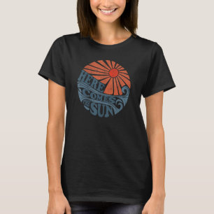Vintage hier komt de Sun Cute Retro 70's Beach V T-shirt