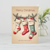 Vintage kerstkousen op dennenbladeren vakantie feestdagenkaart (Staand voorkant)