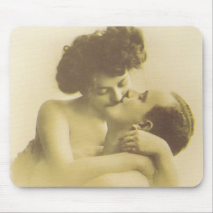 Vintage love couple kissing sepia illustration muismat