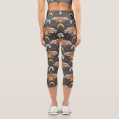 Vintage Moth Floral Pattern Capri Leggings (Verso)