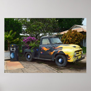 Vintage pick-uptruck uit de jaren 50 in Hawaï Poster
