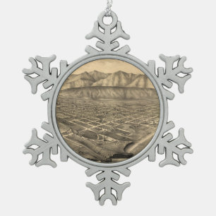Vintage SchilderKaart van Kerstman Barbara CA Tin Sneeuwvlok Ornament