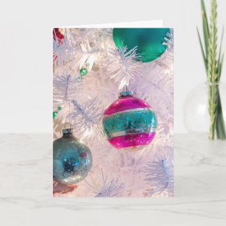 Vintage Shiny Brite-ornamenten op kaart met witte 