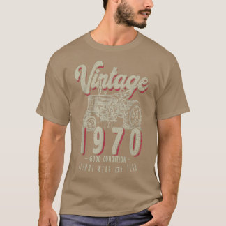 Vintage Tractor Farmer Birthday Born In 1970 & Eas T-shirt