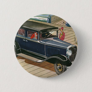 Vintage transport, auto op de steiger bij de oceaa ronde button 5,7 cm