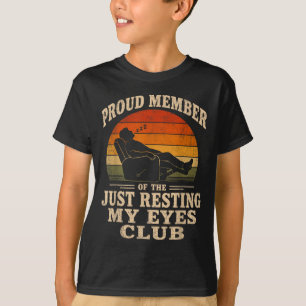 Vintage Trots Lid Van De Club Voor Ogen Die Rusten T-shirt