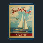 Vintage voyage de bateau à voile Seattle Magnet Wa<br><div class="desc">Ce voeu de Seattle Washington design nautique de voyage vintage comprend un bateau naviguant sur l'eau avec des mouettes et un ciel bleu rempli de somptueux nuages blancs bouffants.</div>