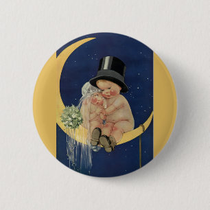 Vintage Wedding, Cute Bride en Groom on a Moon Ronde Button 5,7 Cm