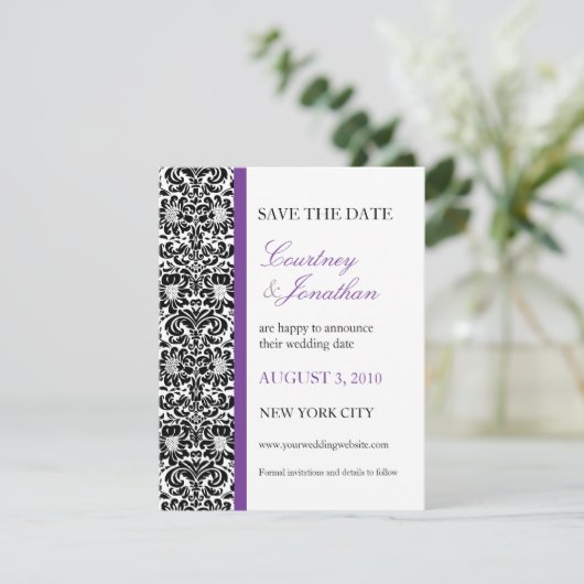 Violet Accented Damask slaat de datum op Save The Date (Staand voorkant)
