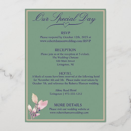 Violet bloemen op groene bruiloft folie uitnodiging (Achterkant)