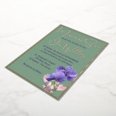 Violet bloemen op groene bruiloft folie uitnodiging (Gedraaid)