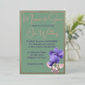 Violet bloemen op groene bruiloft folie uitnodiging (Staand Voorkant)