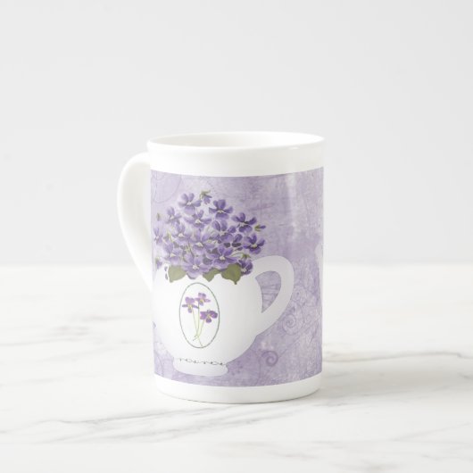 Violet in Mok met theepot-China (Voorkant links)