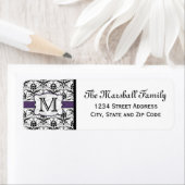 (Violet) Monogramme Damas Étiquettes d'adresse de  (En situation)