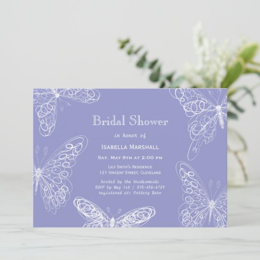Violet Papillon nuptiale douche invitation (Debout devant)