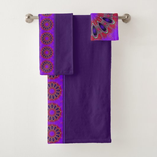 Violet, Violet et Rouge Cerise Mandala Moderne (En situation)