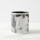 Virginia Woolf met Clive en Julian Bell, 1910 Tweekleurige Koffiemok (Center)