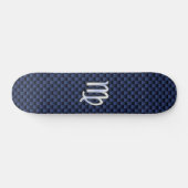 Virgo Zodiac-teken op Navy Blue Carbon Style Skateboard (Horizontaal)