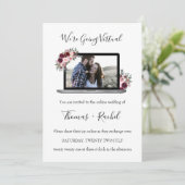 virtuele bruiloft laptop bordeaux bloem gebladerte kaart (Staand voorkant)