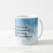 'Vis dangereusement' Mug (Devant droit)