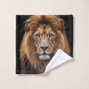 Visage de lion majestueux aux yeux bleus Faune A