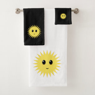 Visage de soleil heureux moderne sur fond noir et 