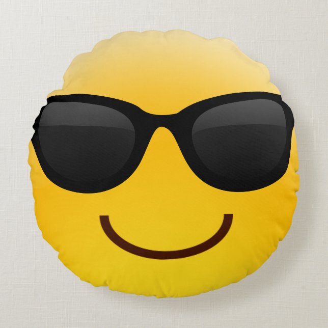 Visage de sourire avec le coussin frais d'Emoji de (Devant)