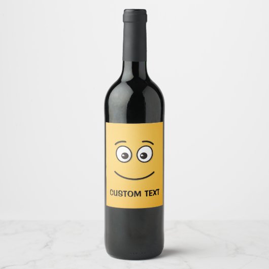 Visage souriant aux yeux ouverts Étiquette de vin (Devant)