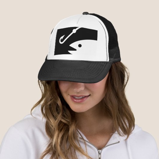 vishoofd en haak - zwart en wit trucker pet (In situ)