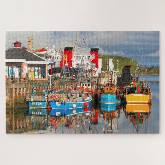 Vissende boten en veerboten, Oban, Schotland Legpuzzel (Horizontaal)