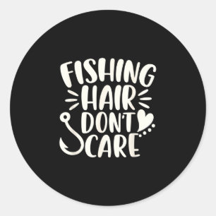 Visser die haar vist, maakt zich niet druk om grap ronde sticker