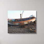 vissersboot op het strand van pekelvis canvas afdruk (Voorkant)