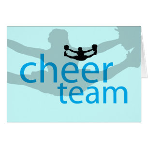 Vitesse sautante d'équipe de pom-pom girl