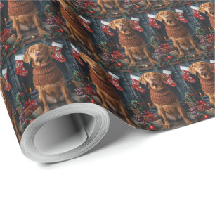 Vizsla-hond met kerstcadeaus open haard cadeaupapier