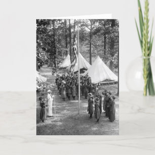 Vlag-opruiend meisje met scout: 1919 kaart