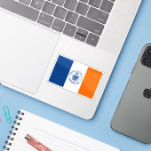 Vlag van het stadsdeel Manhattan Sticker (Laptop met iPhone)