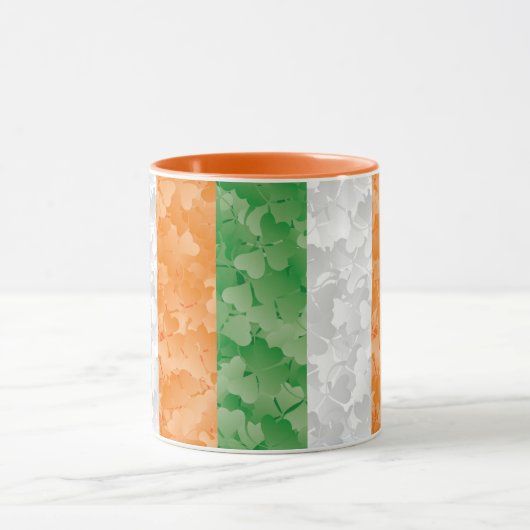 Vlag van Ierland met een shamrockpatroon Mok (Midden)