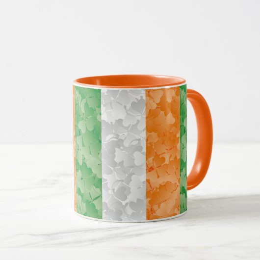 Vlag van Ierland met een shamrockpatroon Mok (Voorkant rechts)