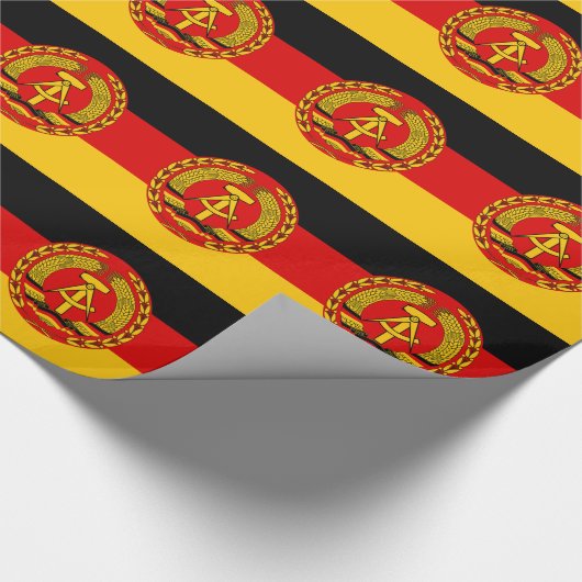 Vlag van Oost-Duitsland - Flagge der DDR (GDR) - N Cadeaupapier (Hoek)