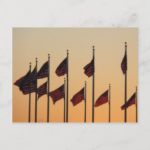 Vlaggen bij zonsondergang Amerikaans patriottisch  Briefkaart