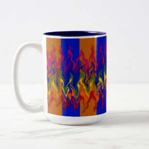 Vlammen in het abstract over de strepen kleuren tweekleurige koffiemok