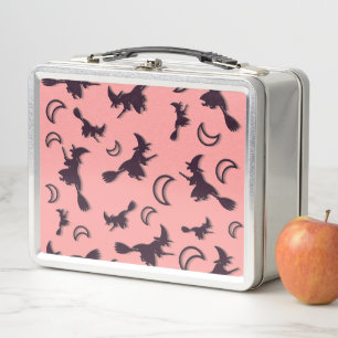 Vliegende heks tussen halve maan bij Halloween nac