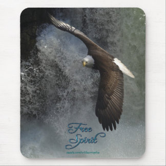 Vliegende kale arend & waterval Mousepad Muismat