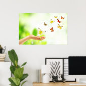 Vliegende vlinders uit helende & liefdevolle hand poster (Thuiskantoor)