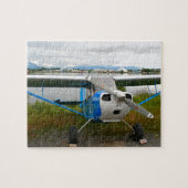 Vliegtuig met hoge vleugels, blauw en wit, Alaska Legpuzzel (Horizontaal)