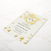 Vlinder Crest Ivoor Goud Monogrammen Bruiloft Folie Uitnodiging (Gedraaid)
