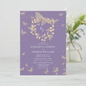 Vlinder Lavendel Goud Monogrammen Krans Bruiloft Kaart (Staand voorkant)