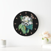 VLINDER OP DE WITTE BLOEM  ZWARTE BLOEMEN GROTE KLOK (Huis)