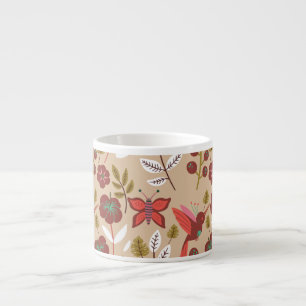 Vloeibare naadloze bloemen, vogels, vlinder espresso kop